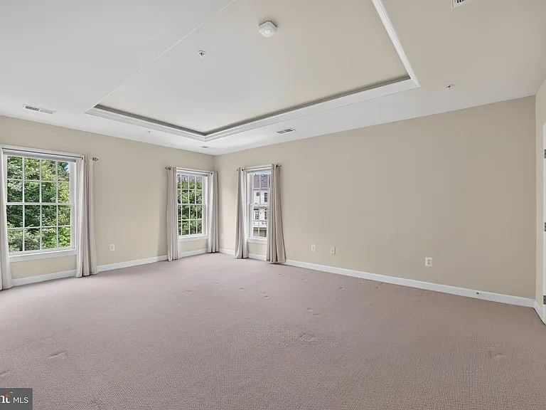 30 Sharpstead Ln — Photo 37