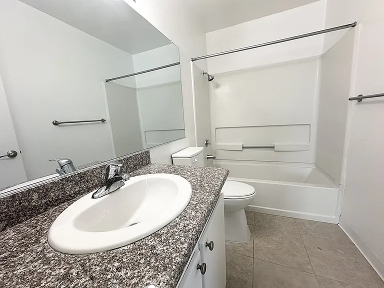 Riverfront Apartments — Photo 17