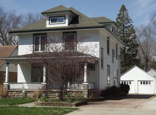 515 S 3rd St, Watseka, IL 60970