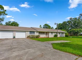 9410 McIntosh Rd, Dover, FL 33527