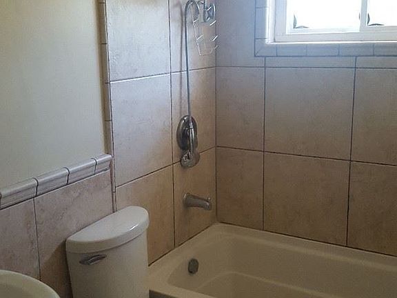 5th image of 4912 Auburn Dr