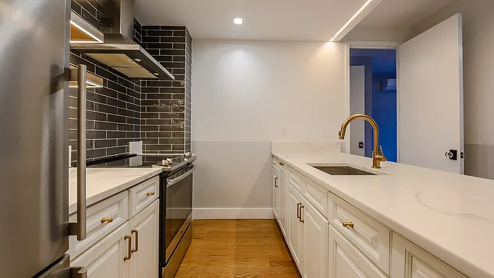 Rented by Nooklyn NYC LLC | media 18