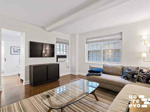 51 5th Avenue image 1 of 11