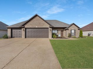421 Strawberry Ridge Dr, Medina, TN 38355