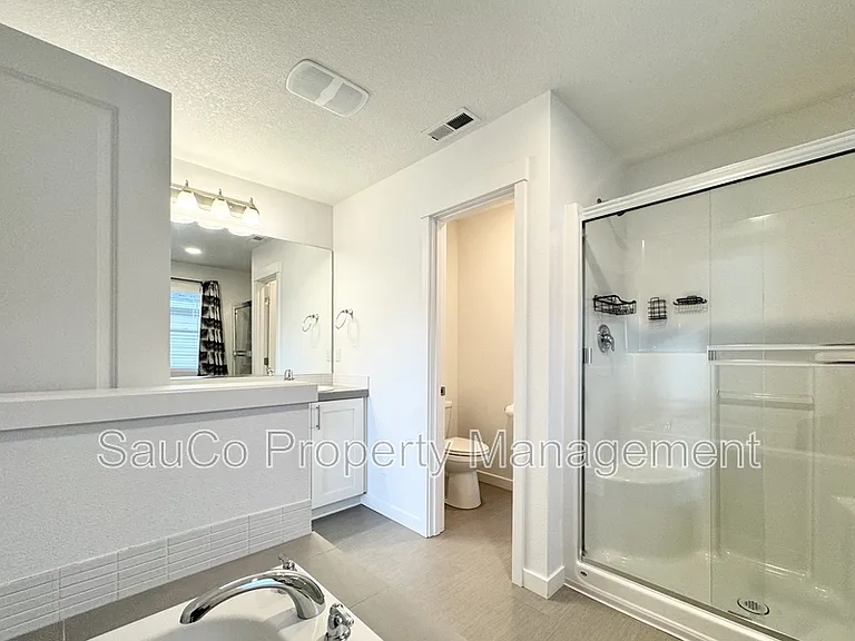 1248 S 28th Ter — Photo 16