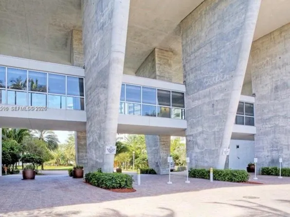 1500 Bay Rd, Miami Beach, FL