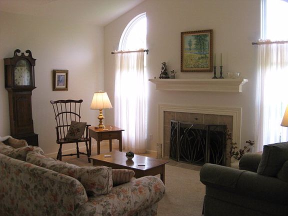 4th image of 18004 Dawn Ct
