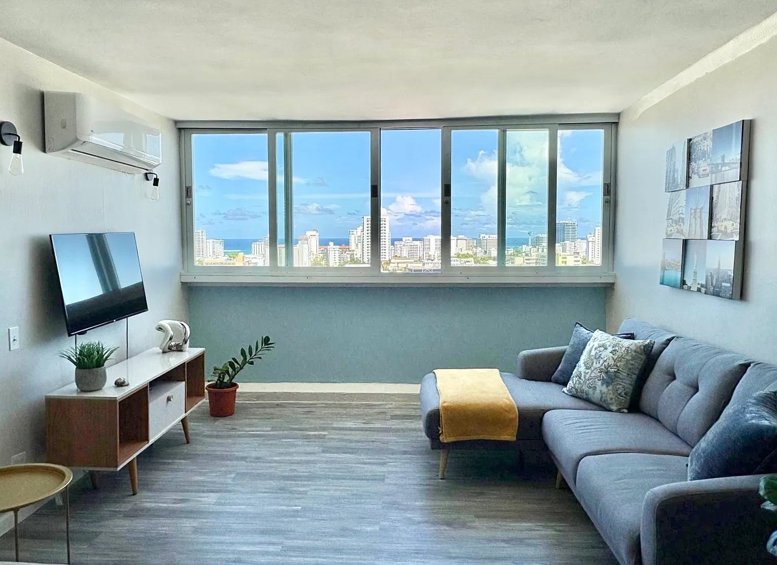 2 bed, 871 sqft, $2,000 — Photo 2