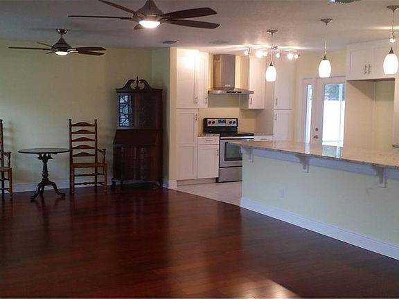 2nd image of 1303 Canberra Ave