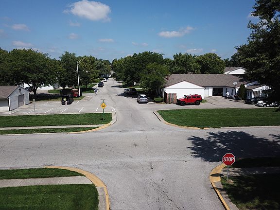 4th image of 6811 Wildwood Ct