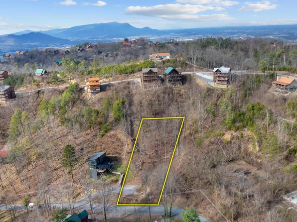 4 Walker Trl, Sevierville, TN 37876