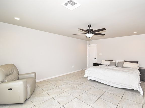 4th image of 8547 E 34th Pl