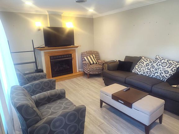 4th image of 364 N Cedar Ave