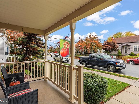 5th image of 266 Princess St