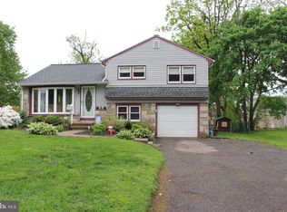 97 Norristown Rd, Warminster, PA 18974