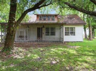 706 Bolivar Ave, Anahuac, TX 77514