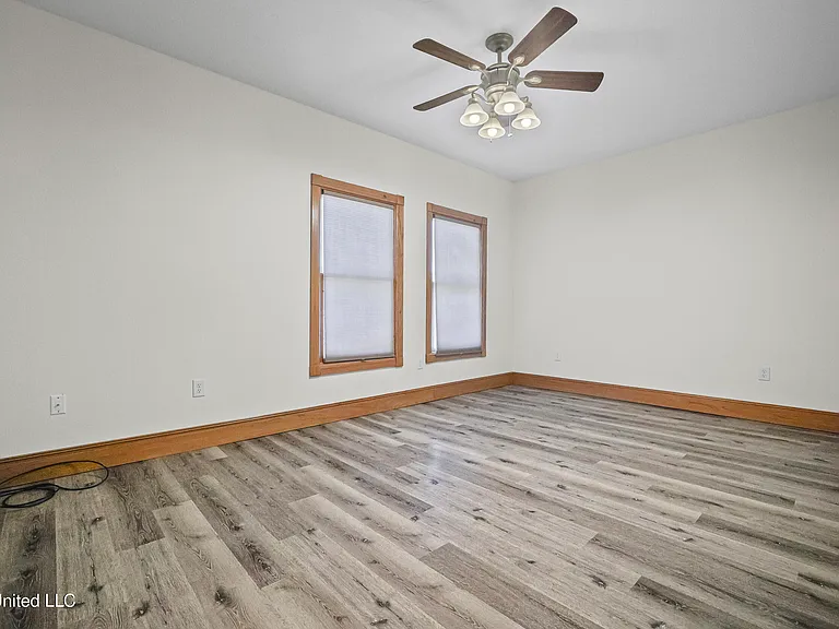 15301 Parker Rd — Photo 27