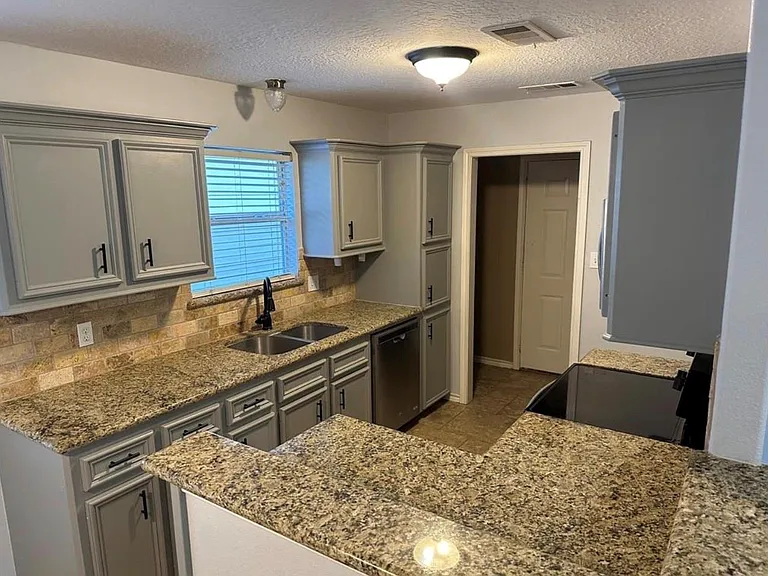 105 Harbor Court Dr — Photo 9