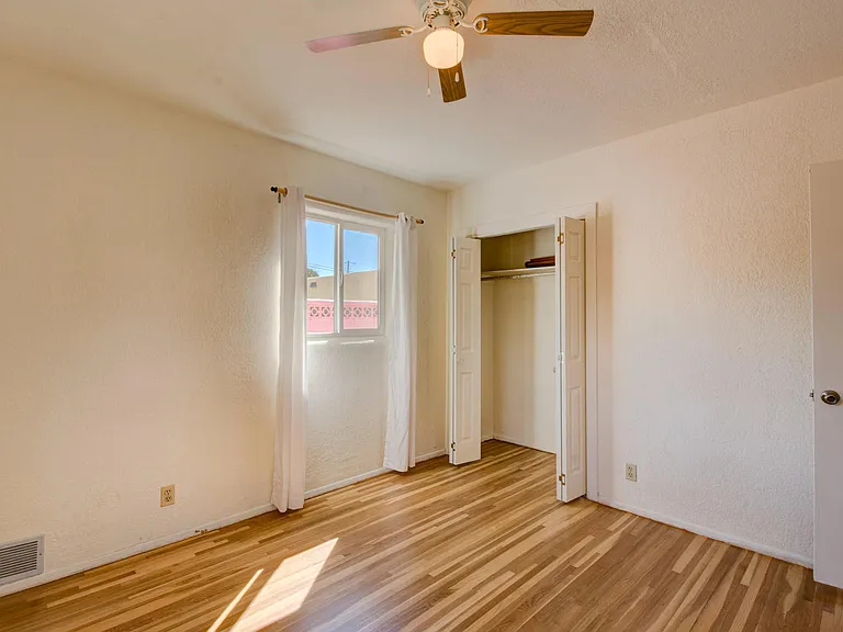 1804 Illinois St NE — Photo 17