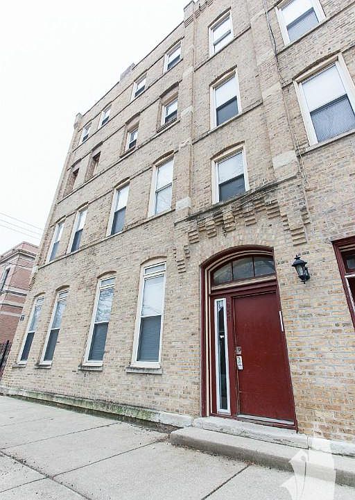 1st image of 2057 W Dickens Ave #1N