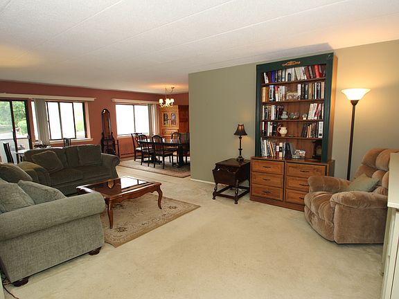 3rd image of 30 Greenridge Ave APT 3M