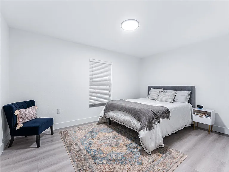2848 NW 9th Pl — Photo 17