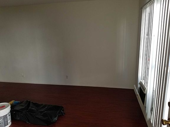 5th image of 7349 Woodman Ave #4