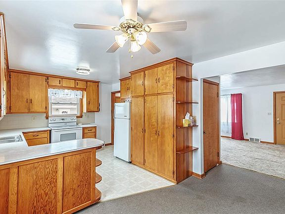 4th image of 1517 Western Ave