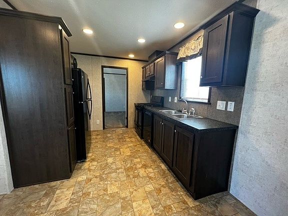 2nd image of 7816 Kimberly Dr #239