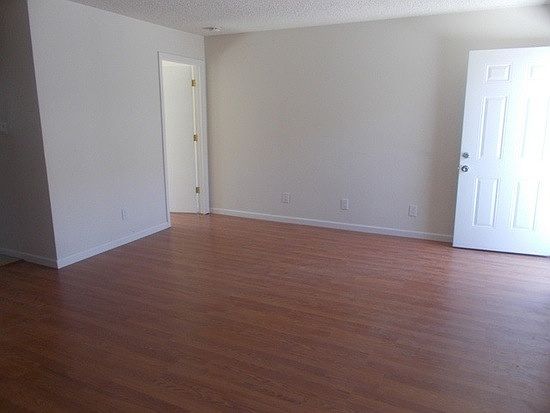 4th image of 704 Bedlow Dr #704