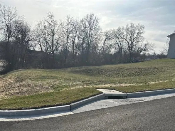 605 E Stone St, De Soto, MO 63020