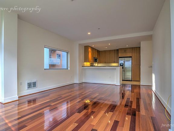 3rd image of 235 Berry St #X04