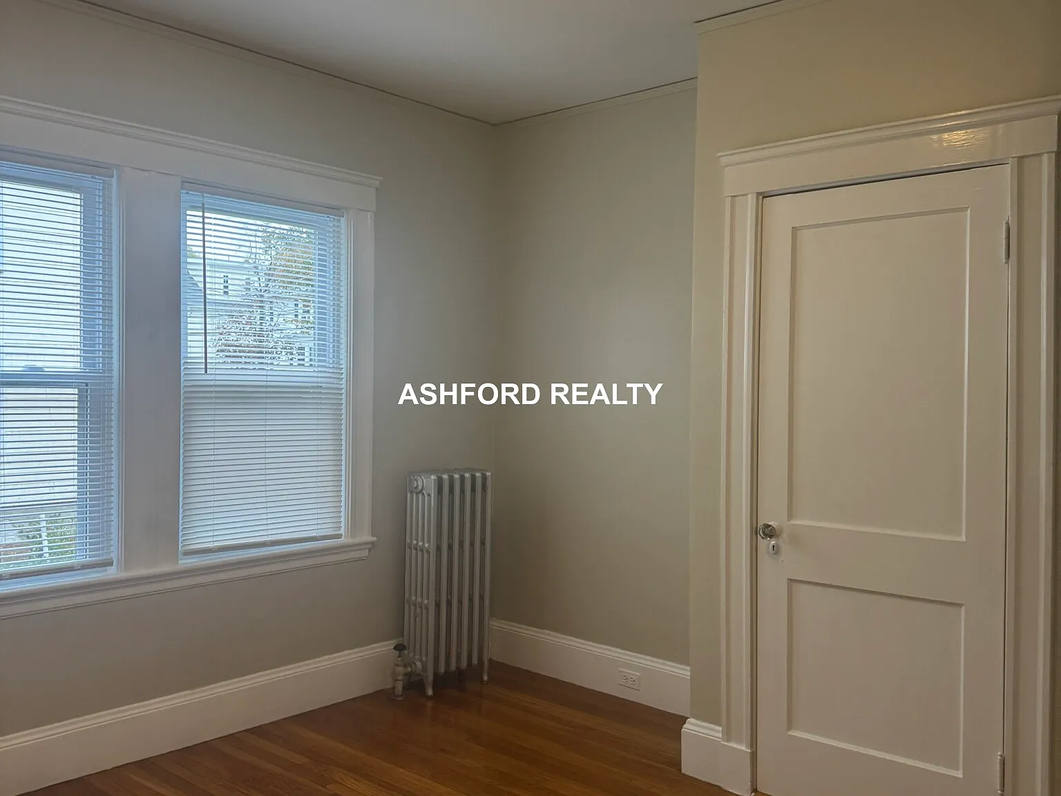 3 bed, 1.0 bath, $3,300 — Photo 3