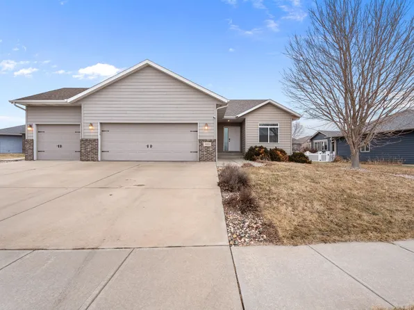 3908 E Brookline Dr, Sioux Falls, SD 57103