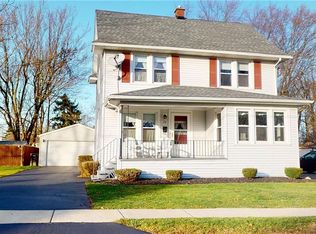 16 Inwood Pl, Lancaster, NY 14086