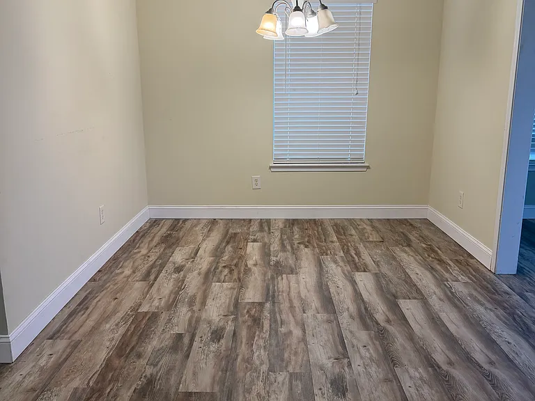 115 Cromer St — Photo 24