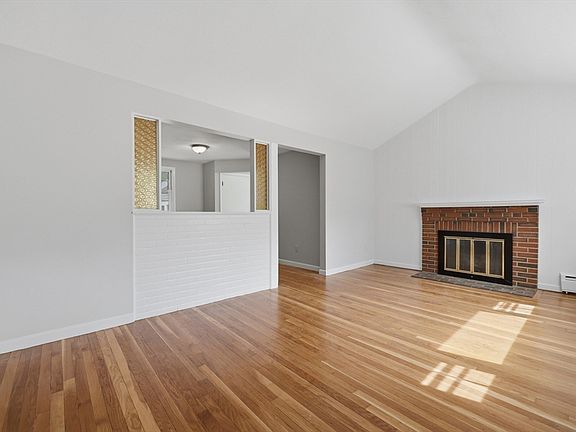 3rd image of 7 Drury Ln