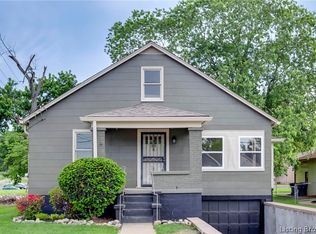 921 Valley View Rd, New Albany, IN 47150