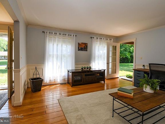 5th image of 2408 Lady Margaret Ct