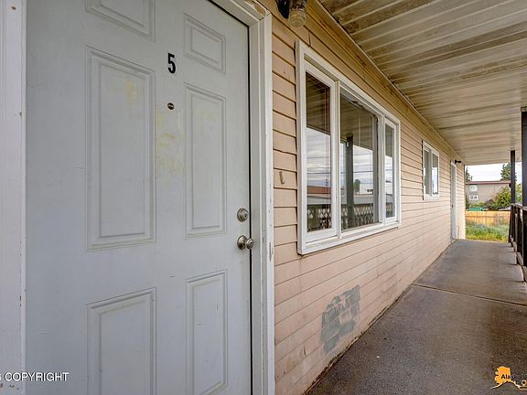 3rd image of 525 E 14th Ave