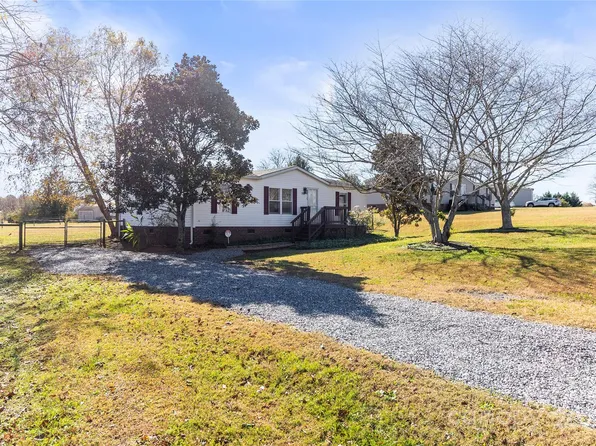 203 Grassy Meadow Ln, Statesville, NC 28625
