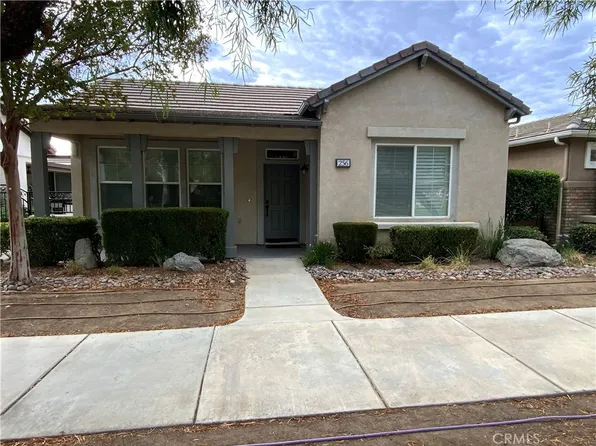 256 Four Seasons Blvd, Hemet, CA 92545