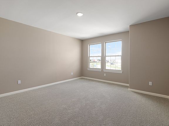 2nd image of 418 San Antonio South Loop
