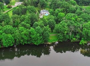 52 E Lake Rd, Danbury, CT 06811