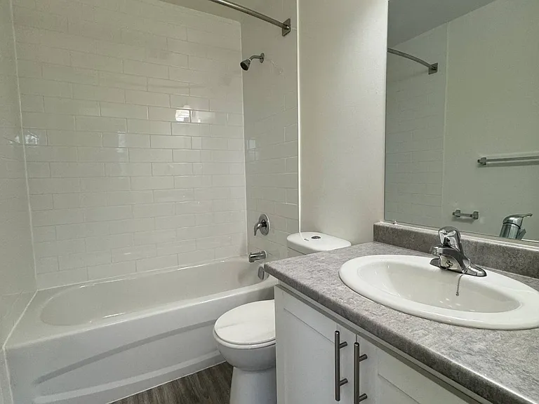 200 London Rd #705 — Photo 10