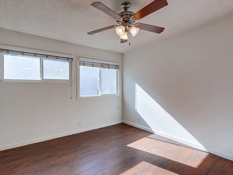 4045 Stevely Ave — Photo 5