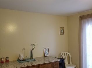 2026 Berkshire Cir UNIT E, Carpentersville, IL 60110