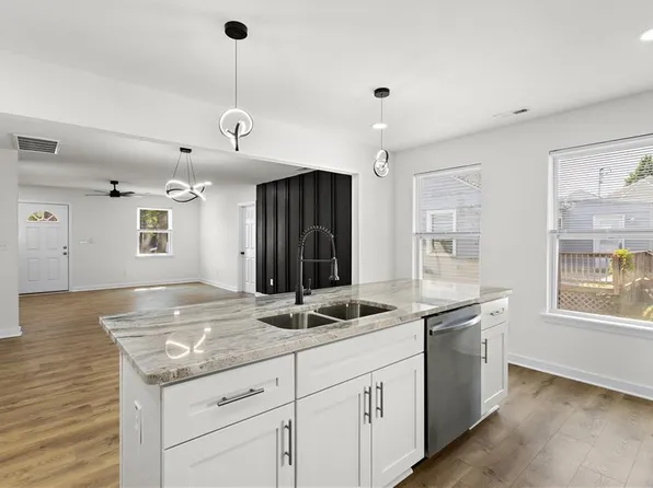 419 Alleghany Rd, Hampton, VA 23661