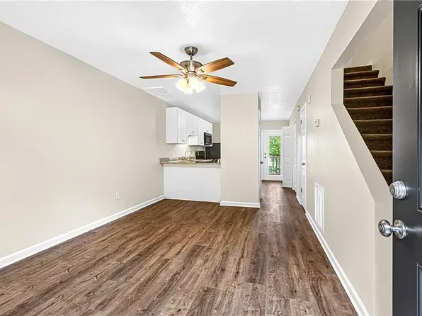 5148 Spring St #B3, Flowery Branch, GA 30542