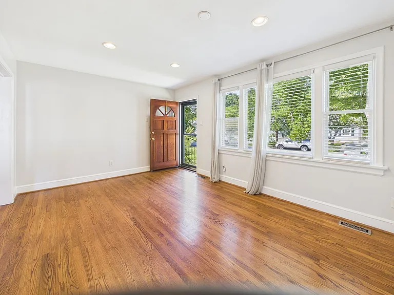 6514 Stuart Ave — Photo 6